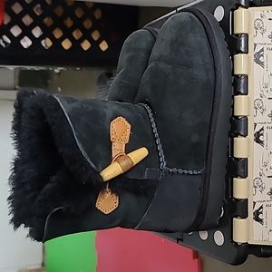 Girls Black Ugg boots